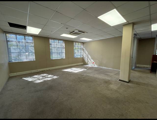 498.50M² OFFICE TO LET IN BRYANSTON